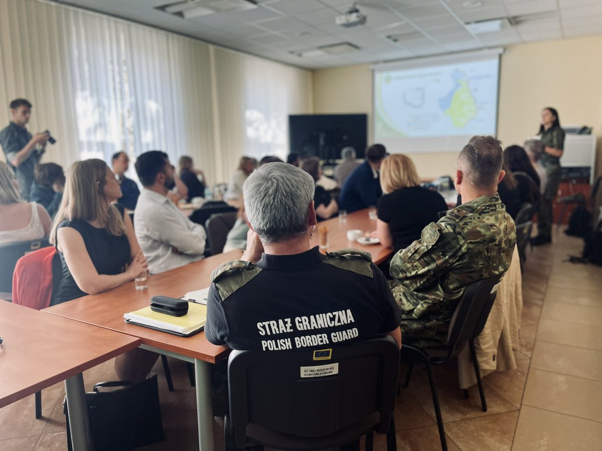 EULawyersFound's tweet photo. #TRALIM3 Poland Short Visit #1 | Visit to the Boarder Guard Headquarters in Białystok | Presentation from the Commander and his staff on the actual situation at the Polish-Belarussian borders https://t.co/uE2S7OWK68