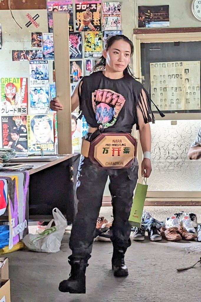 八日連続の “何を今さら” ですが…

昨年六月の備忘録

【ブログ更新】
なら万葉プロレス 津島大会(2023年6月25日)観戦、覚え貼り blog.livedoor.jp/binaltech/arch…

公式結果と画像のみ

JWA東海プロレス道場での全４試合

至宝タイトル戦はハードコアマッチ！

有刺鉄線や竹串などなど

KONOHA選手が大流血！