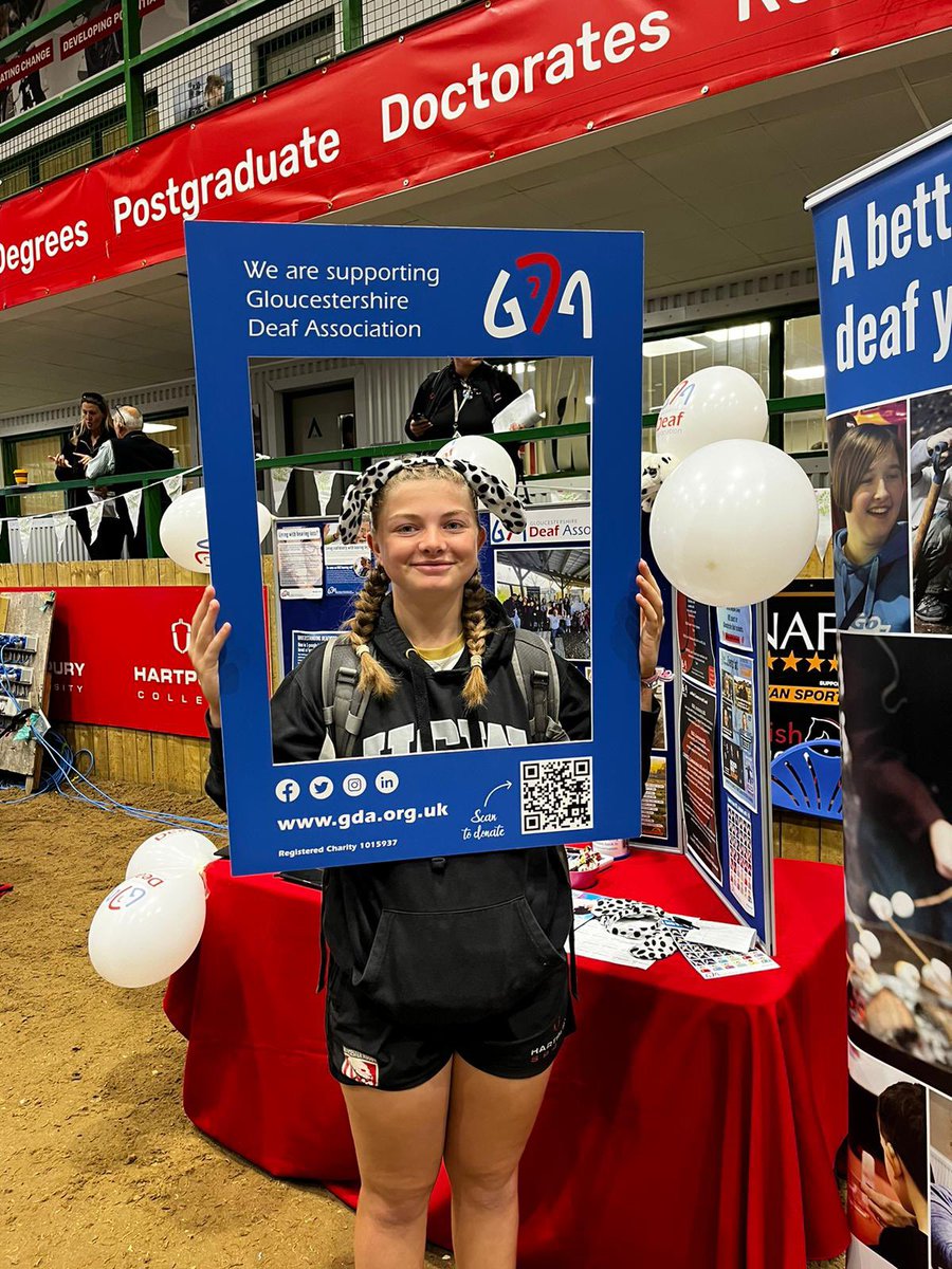 glosdeaf's tweet image. We are having a great morning @Hartpury #wellfest meeting all the new students 🎉