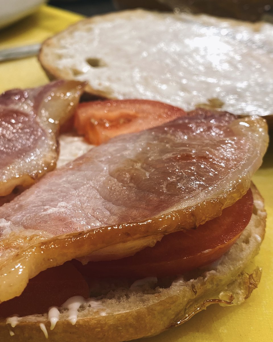 FlourishFHK's tweet image. 👀 Looking for some lunch on the go? 🏃‍♂️ Look no further than our Bagel Bar, serving brilliant bagels to take away like this delicious B.L.T 😍

 #DeliciousEats #BLT #QuickBite #FoodToGoBagels