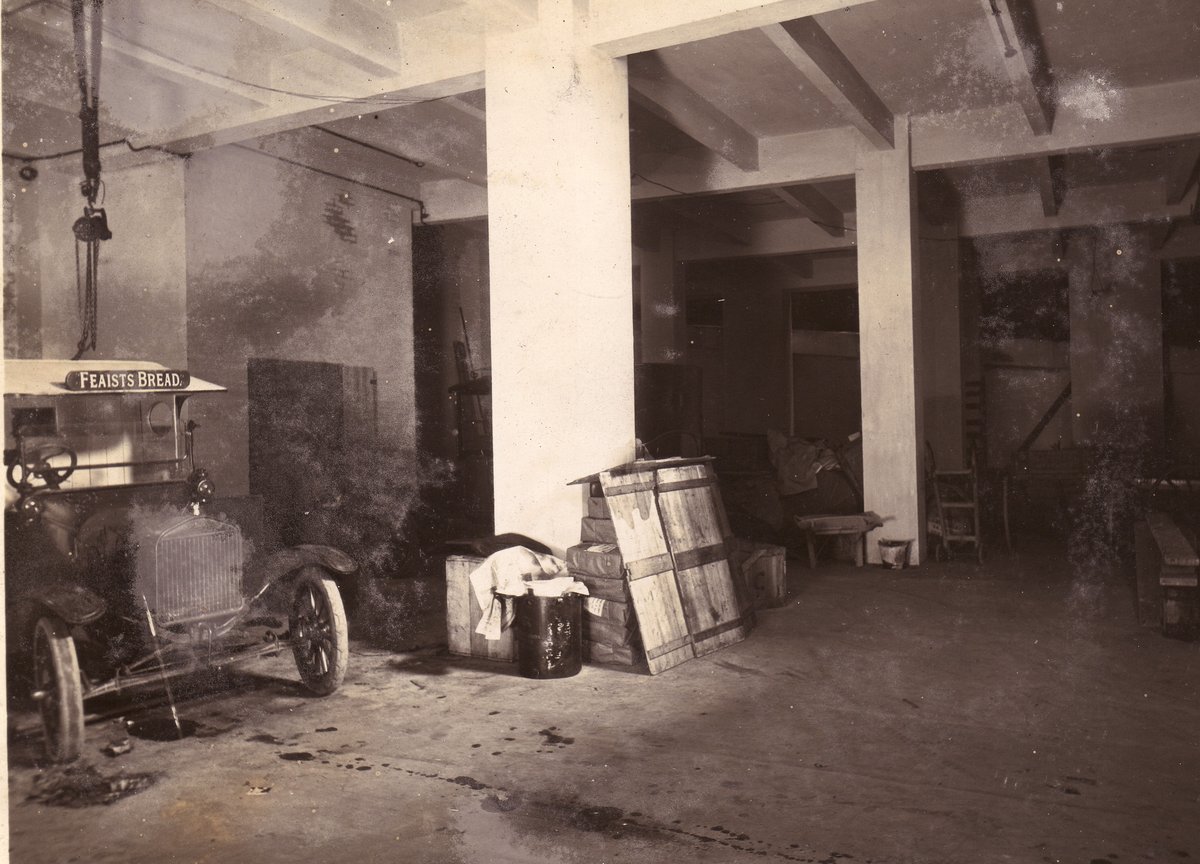 The first in a series of photos looking back to what The Observer Building looked like when it was a printing works. Here is the Alley Level (formally the basement) where @crossfit.1066 is today.
#ThrowbackThursday #TBT #HastingsEastSussex #HistoricHastings #LocalHistory