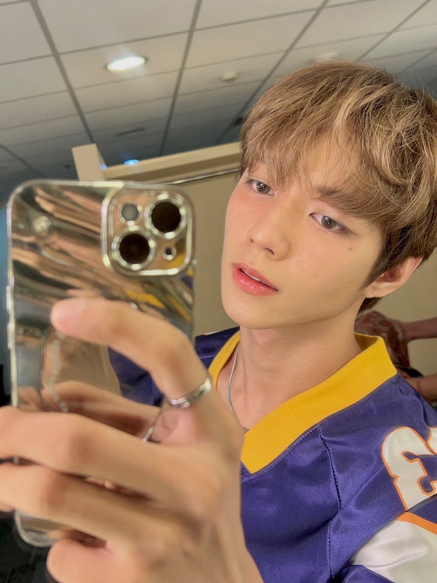 [🐶] 

mirror selfie ulit 🫥

#PLUUS #AlwaysPLUUS #PLUUSJL #ZUPDate #everydayPLUUS #SUM