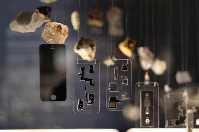 How many times will you make use of minerals today? The answer is probably 2,000+ times!

Smart phones contain an array of minerals, the majority of which can be found in Cornwall.

Our Mineral Gallery takes a look at the minerals we walk around with in our pockets everyday! 📱