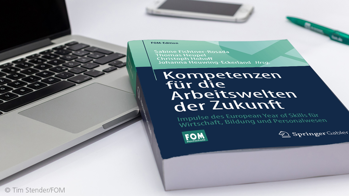 Frisch veröffentlichter Sammelband 📚 zu den Kompetenzen für die #Arbeitswelten der #Zukunft – mit Impulsen für #Wirtschaft, #Bildung &amp; #Personalwesen: fom-blog.de/2024/9/kompete…. #FOMforscht #FOMHochschule #HR