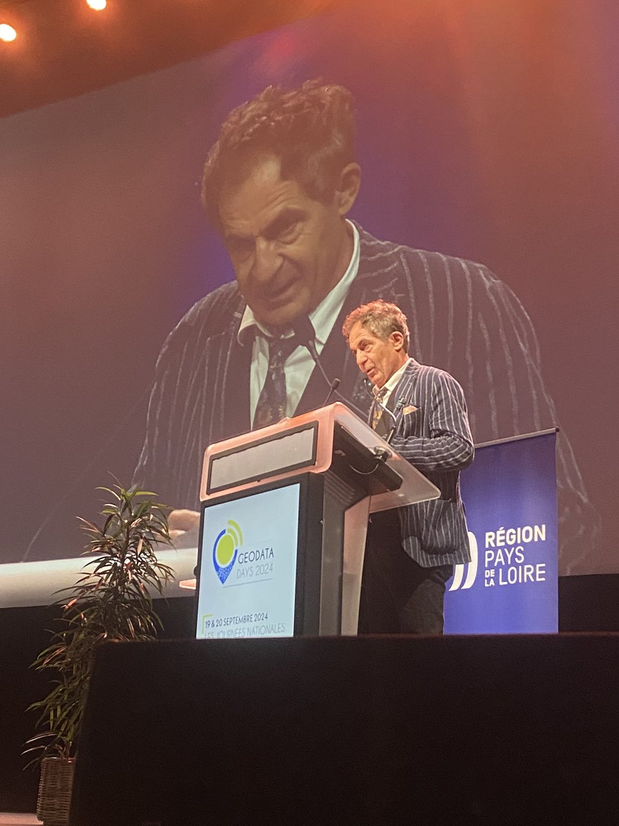 CRIGE Provence-Alpes-Côte d'Azur (@crigepaca) on Twitter photo « Einstein 1 - big data 0 ». <a href="/EtienneKlein/">Etienne KLEIN</a> remet l’église au centre du village aux #Geodatadays <a href="/afigeo_asso_fr/">Afigéo 🌐</a> <a href="/DecryptaGeo/">DECRYPTAGÉO</a> « Einstein 1 - big data 0 ». <a href="/EtienneKlein/">Etienne KLEIN</a> remet l’église au centre du village aux #Geodatadays <a href="/afigeo_asso_fr/">Afigéo 🌐</a> <a href="/DecryptaGeo/">DECRYPTAGÉO</a>