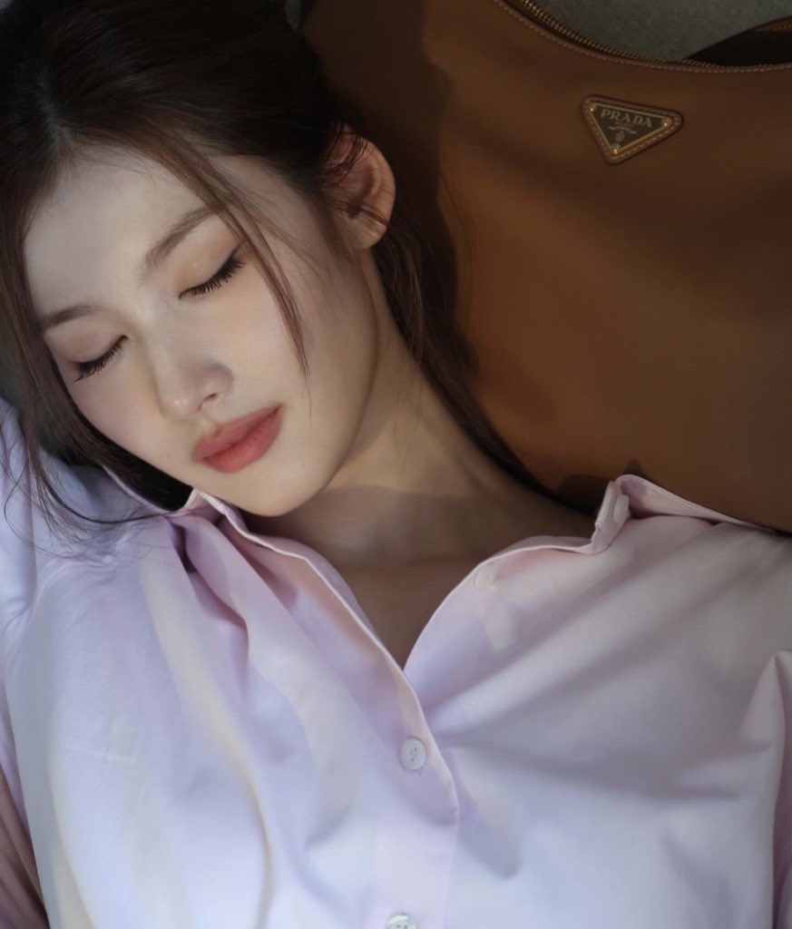 sanaglobalunion's tweet photo. SANA X PRADA

🔗: https://t.co/qp6seeBRgM
 
@JYPETWICE

 #SANA #사나 #サナ #TWICE #트와이스 https://t.co/11vfz6LvnN