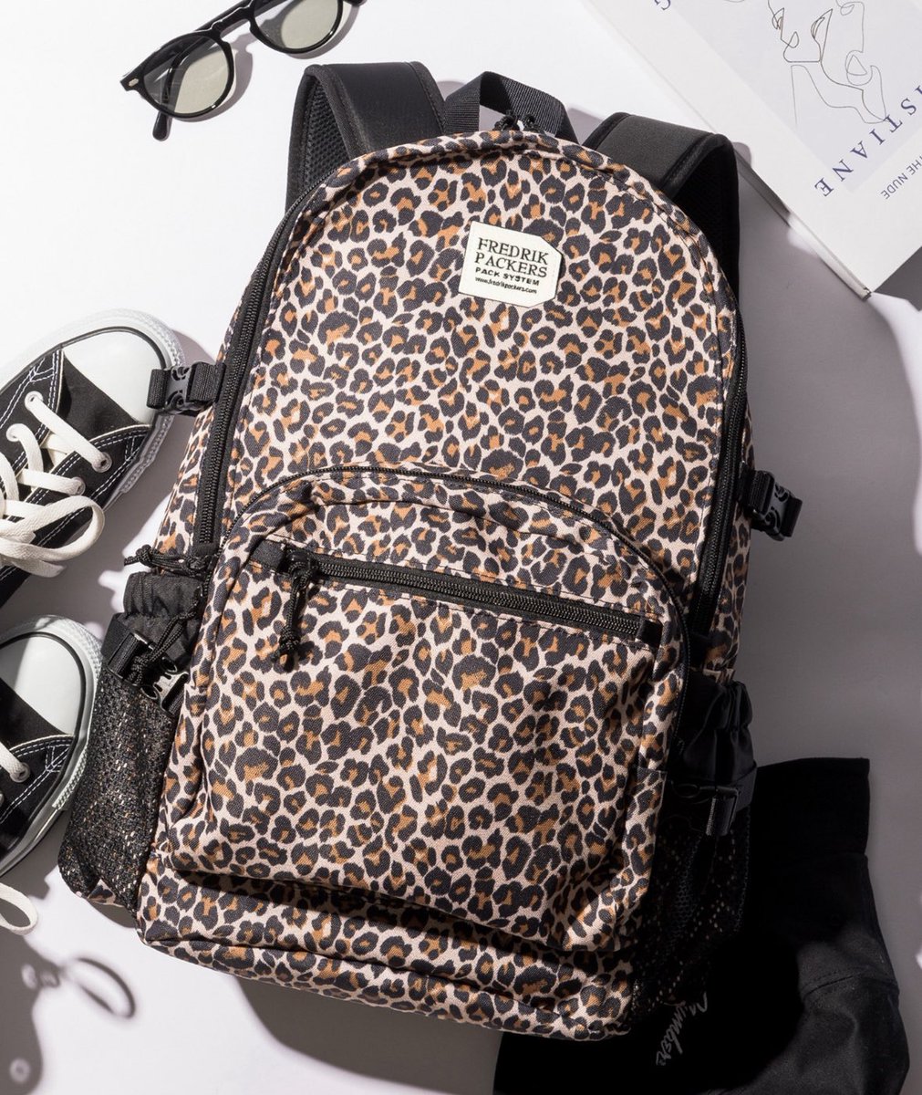 SETUP7_OFFICIAL's tweet photo. 【FREDRIK PACKERS】マザーズリュック フレドリックパッカーズ

軽量素材を使用しながら、必要なところにはしっかりポケットを配置。メイン開口部は大きく開くので、荷物も簡単に取り出せて超便利！使い勝手を追求した究極のリュックです！

https://t.co/mu7SHLnkks https://t.co/kib6btJV0z