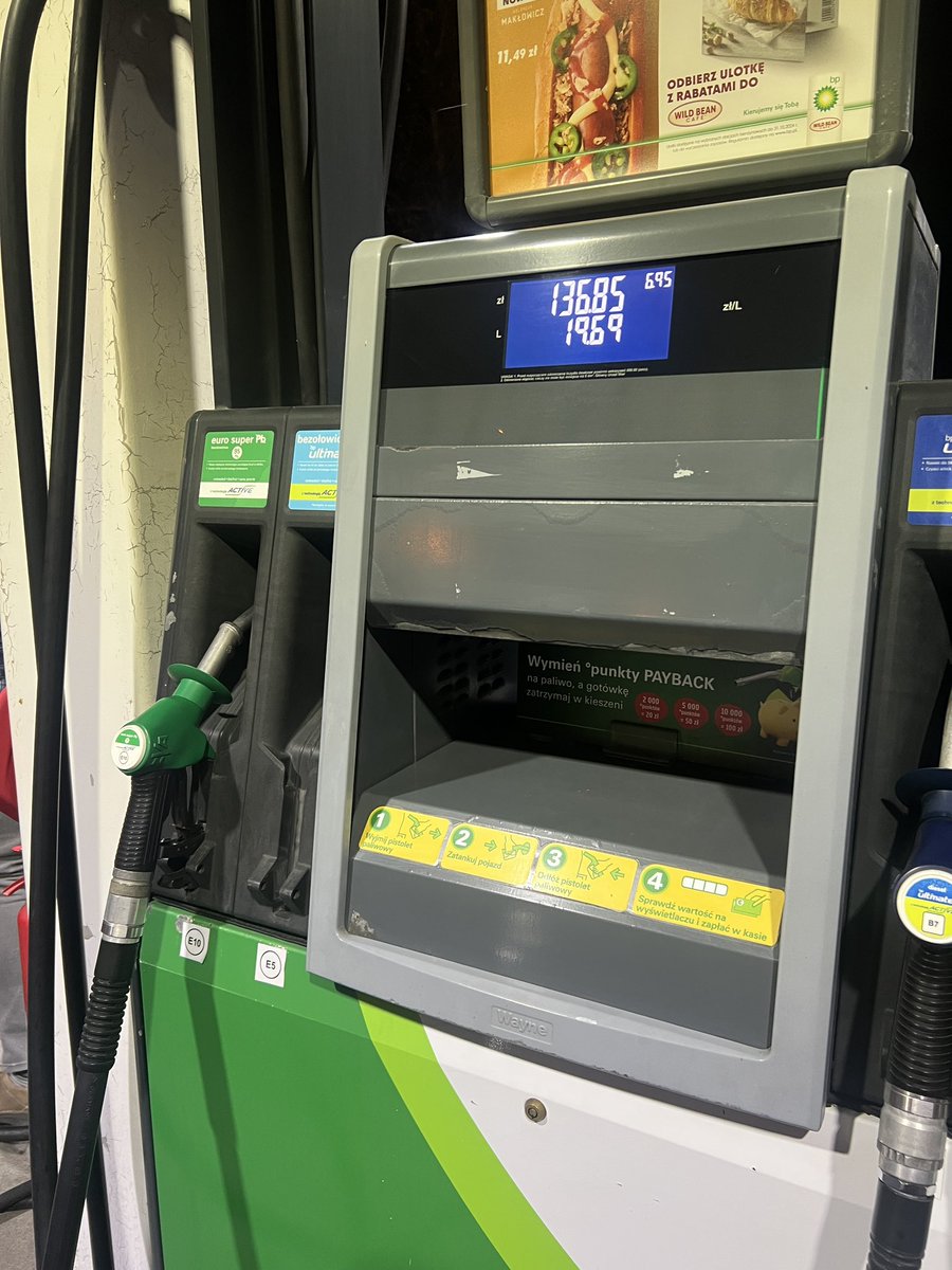 marek_2k22's tweet image. Od wczoraj testuje paliwo 98 (E5) 

Zamierzam lać przez następne 10 tys km tylko 98. Zobaczymy czy będzie miało to wpływ na spalanie i dynamikę jazdy. Narazie odczuwam  tylko kilkanaście złotych więcej przy dystrybutorze 😂

#paliwo #bp