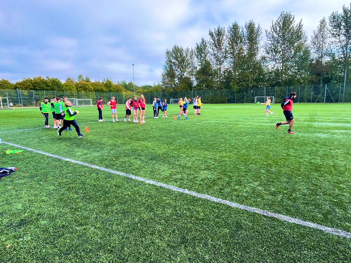 Laura Burns tweet media