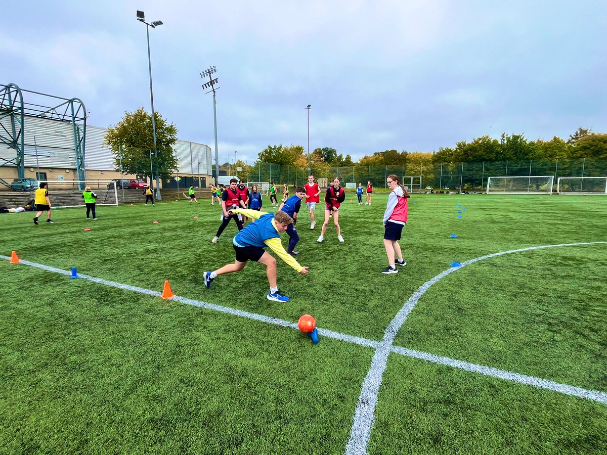 Laura Burns tweet media