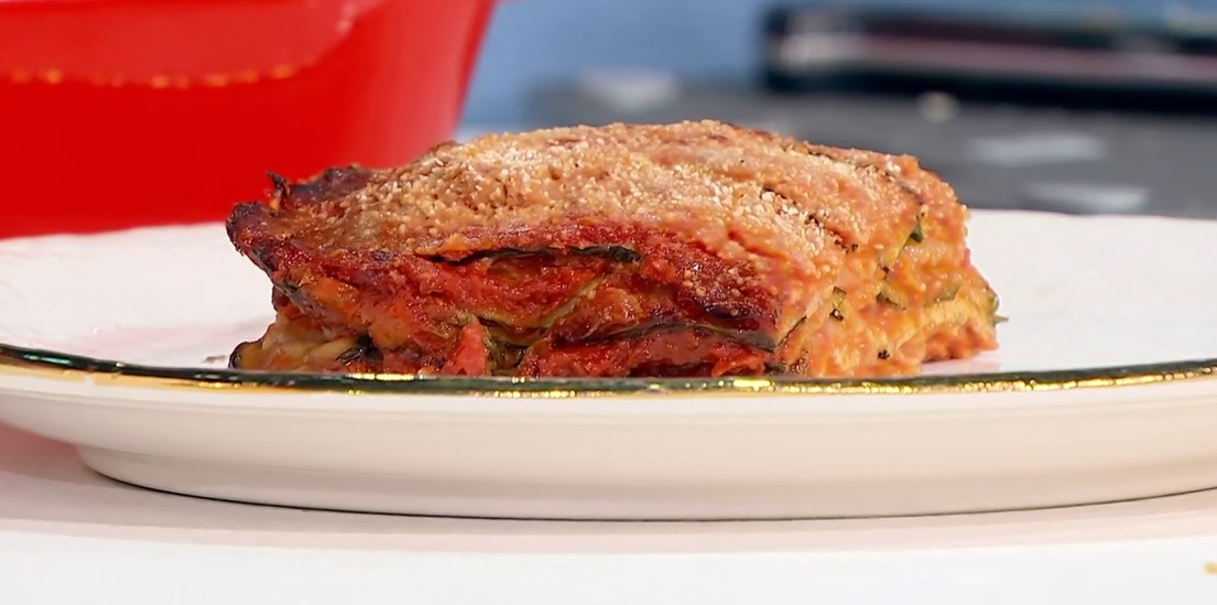 RicetteInTv's tweet photo. “É sempre mezzogiorno”: parmigiana di zucchine e menta di Daniele Persegani https://t.co/FPAzIoI2fi https://t.co/By7sfRduzu