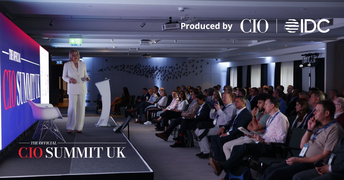 Lee Rennick, Executive Director, CIO Communities opens the #CIOSummitUK to a full crowd at County Hall in London.