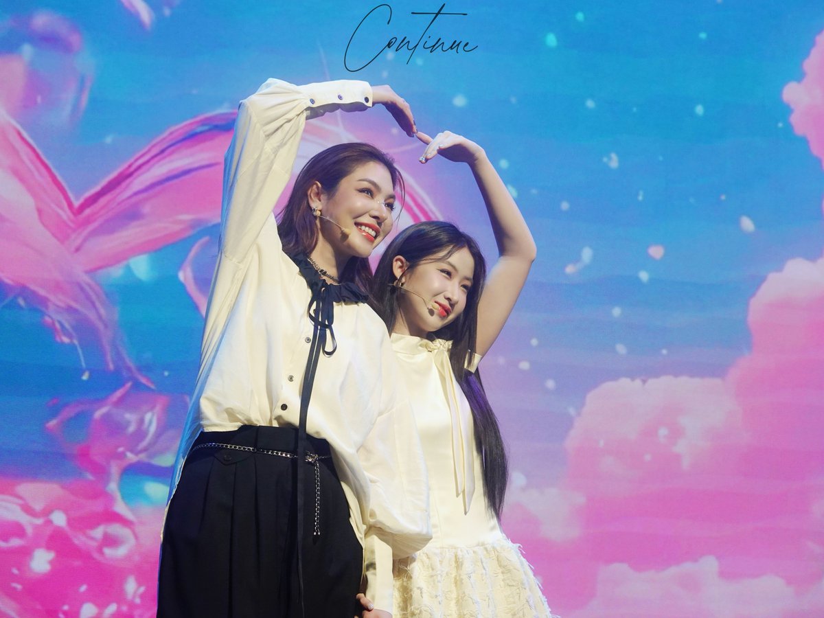 continue_ing's tweet photo. 𝟮𝟬𝟮𝟰𝟬𝟵𝟭𝟲 𝗙𝗮𝘆𝗲𝗬𝗼𝗸𝗼 𝟭𝘀𝘁 𝗶𝗻 𝗦𝗚

𝗜𝘁 𝘄𝗮𝘀𝗻’𝘁 𝗹𝗼𝘃𝗲 𝗮𝘁 𝗳𝗶𝗿𝘀𝘁 𝘀𝗶𝗴𝗵𝘁. 𝗜𝘁 𝘁𝗼𝗼𝗸 𝗮 𝗳𝘂𝗹𝗹 𝗳𝗶𝘃𝗲 𝗺𝗶𝗻𝘂𝘁𝗲𝘀.

FAYEYOKO LOVE IS U FANMEET
#FayeYoko1stFanMeetInSG
#FayePeraya #YokoApasra
@malisorn00 @Yoko_apasra https://t.co/7NUtbipCOX