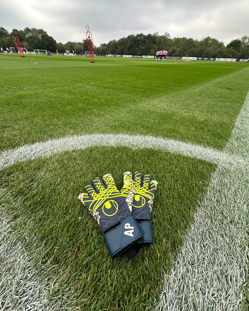 West Bromwich Albion (@wba) on Twitter photo Fancy winning a pair of signed <a href="/alex_palmer01/">Alex Palmer</a> gloves? π§€
Simply follow and repost by midday on Friday, September 20 to be in with a chance! π«‘ Fancy winning a pair of signed <a href="/alex_palmer01/">Alex Palmer</a> gloves? π§€
Simply follow and repost by midday on Friday, September 20 to be in with a chance! π«‘