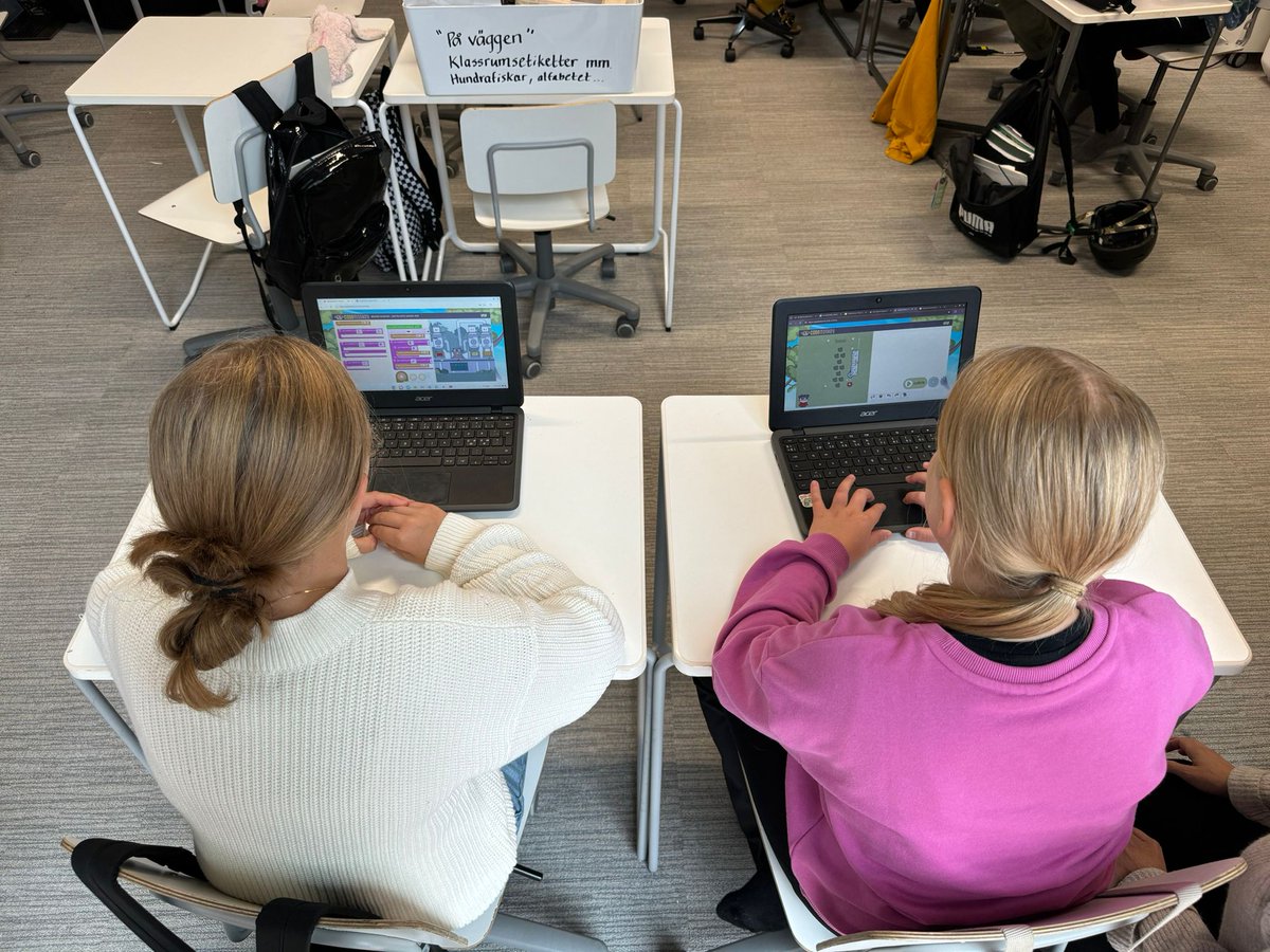CodeMonkeySTU's tweet photo. 🌍❄️ Coding in the Cold! Our CEO &amp; Co-founder Jonathan Schor has landed in Finland, where the temperature might be freezing, but the coding skills are on fire! 🔥💻

📍Sipoonlahden Koulu School, Finland

#CodingInTheCold #Finland #CodingforKids @schor_j https://t.co/ln3E3NtAu6
