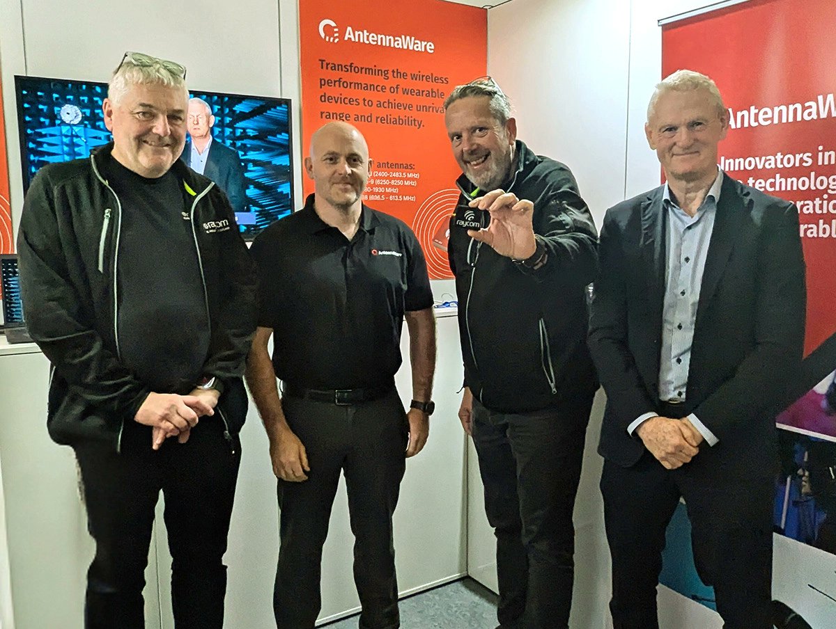 audioXP_editor's tweet photo. AntennaWare and Raycom Show Innovative Antenna for Body Worn UHF Wireless Microphone Transmitters
Read More https://t.co/zT53WPHL6X

@AntennaWare  @RaycomUK  
#wirelessmicrophones  #liveproduction  #bodypack https://t.co/T4kM4fDqGH