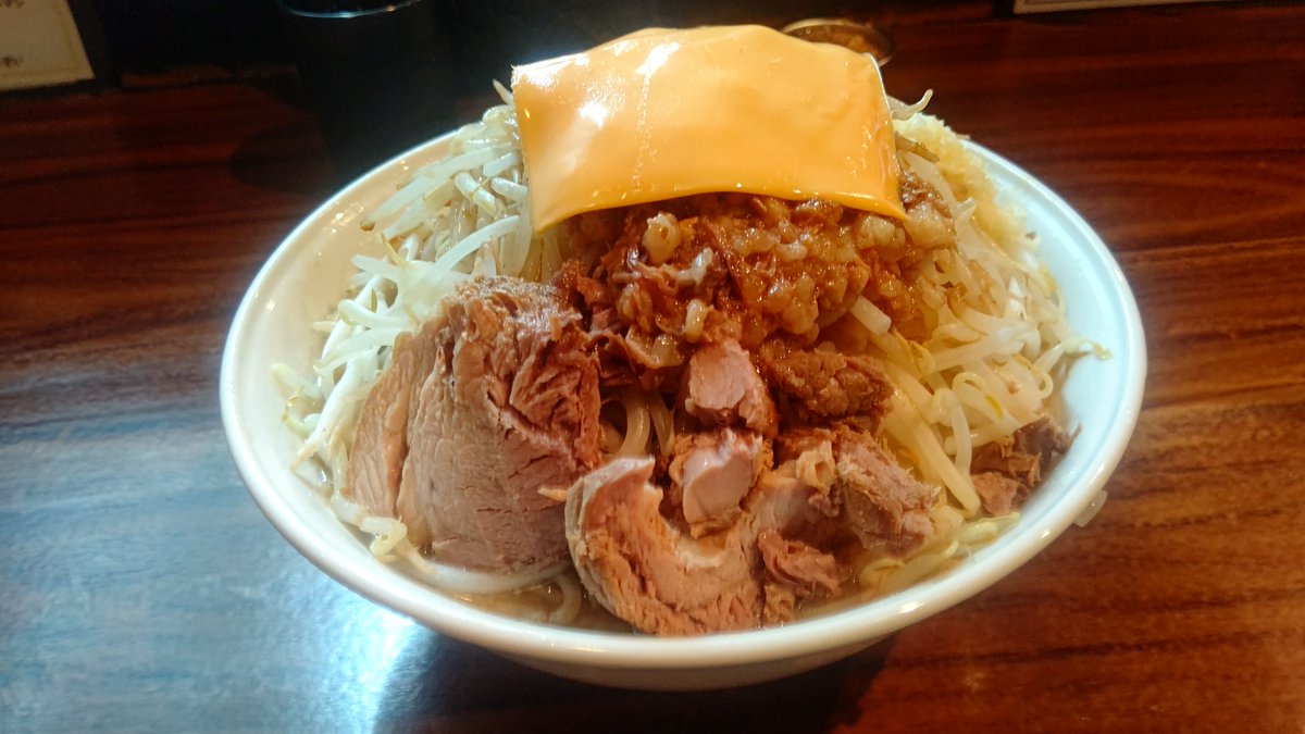 拉麺 夢

ラーメン大 NYA チーズ

用事終わりに訪問!!
開店前からなかなかの並び💦

ちょっと久しぶりのデフォラー🍜
相変わらずの優しめスープで旨かった🤤

ごちそうさまでした！

次の限定は何やろな(ﾟДﾟ)≡ﾟдﾟ)