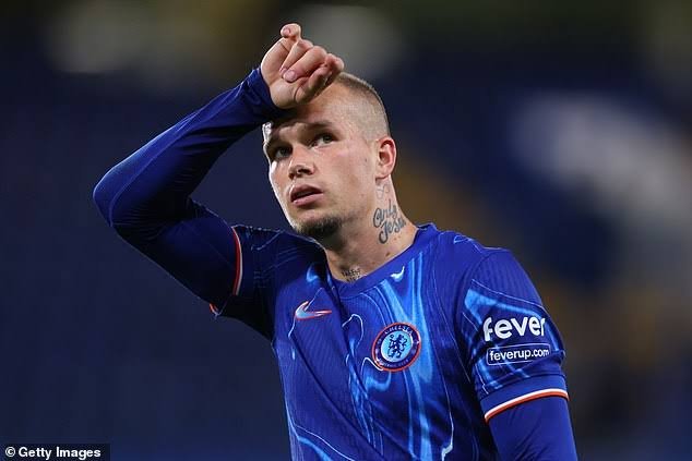 Blue_Footy's tweet photo. Chelsea are reportedly willing to sell Mudryk in the January transfer window.

But do you think he deserves at least until the end of the season❓ https://t.co/HIZ7sHObSy