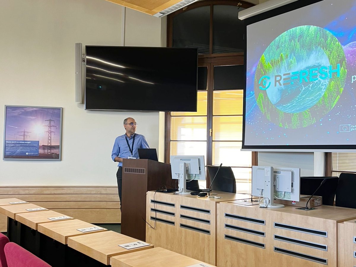 CatrinUP's tweet image. What's been discussed at today's TECHSCALE project workshop so far? Take a look at the photos! @UPOlomouc @PumeraGroup @UniKarlova @CEITEC_Brno @VUTvBrne @Future
#TECHSCALE #Workshop #Innovation