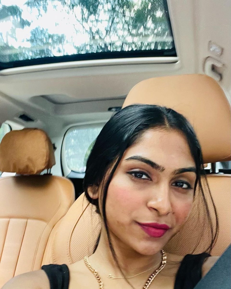 Lovely_Queens1's tweet photo. #NeethuChinju https://t.co/PCx4bPA6La