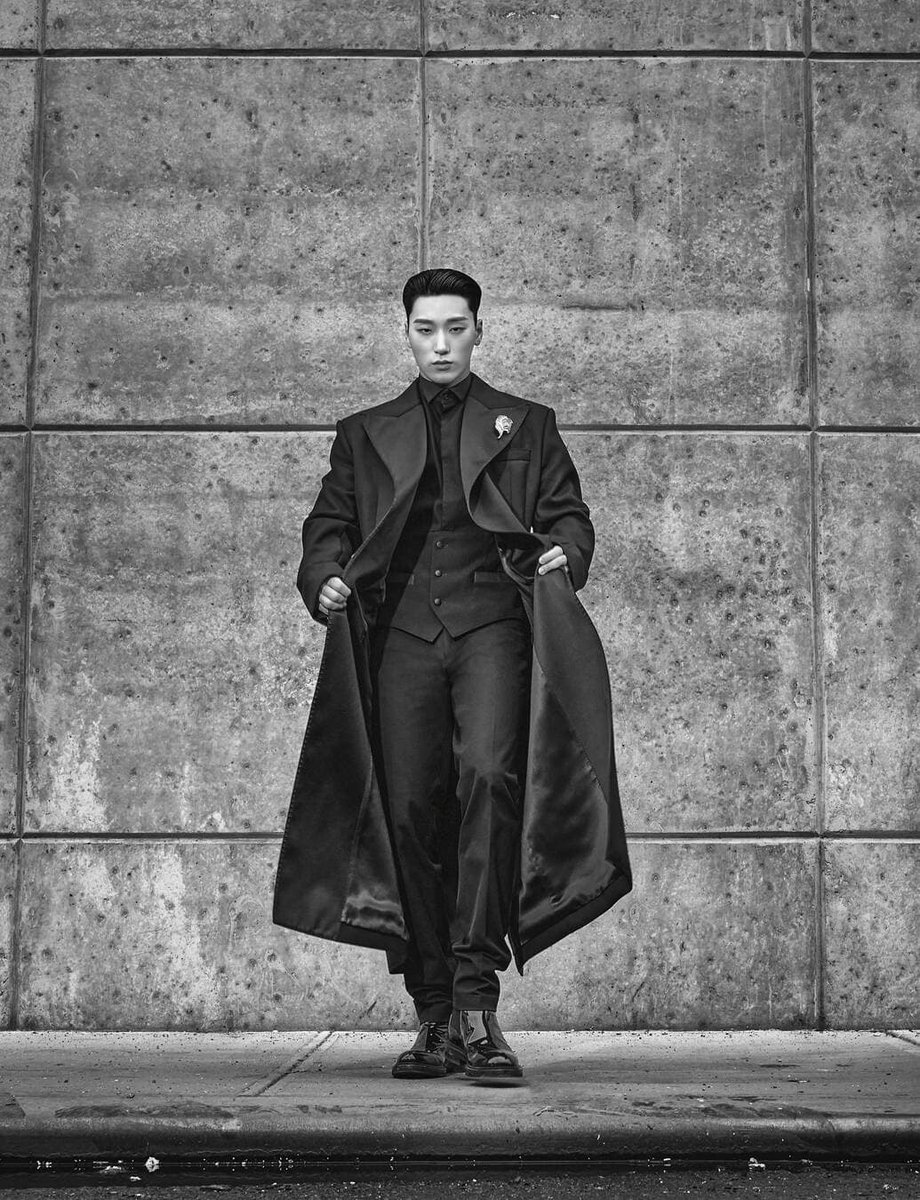 formyateezz's tweet photo. This is how I imagine vampire san that never age
#CHOISAN
#10menmagazine https://t.co/EHDeTzB8WN