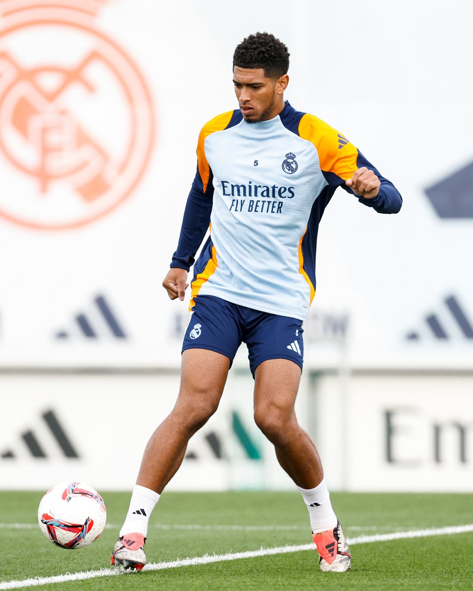 realmadriden's tweet photo. 👟⚽ @BellinghamJude
👟⚽ @FedeeValverde 
#RMCity https://t.co/hZlje2GqJz