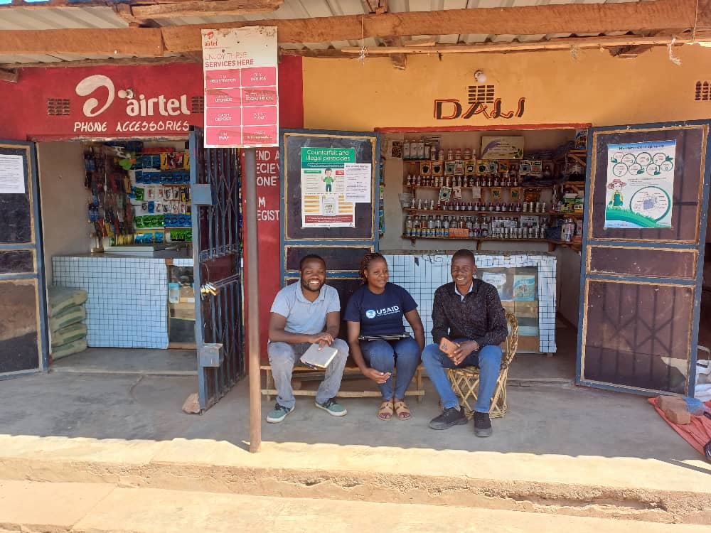 AgovaSV's tweet photo. This week we are in Eastern Province, checking on the progress of the #StudyCircles we established and assessing how well out-grower managers are distributing inputs for the upcoming farming season.Exciting times ahead as the #USAIDEDGE project continues to empower #SMEs https://t.co/SUNKQPEEKp