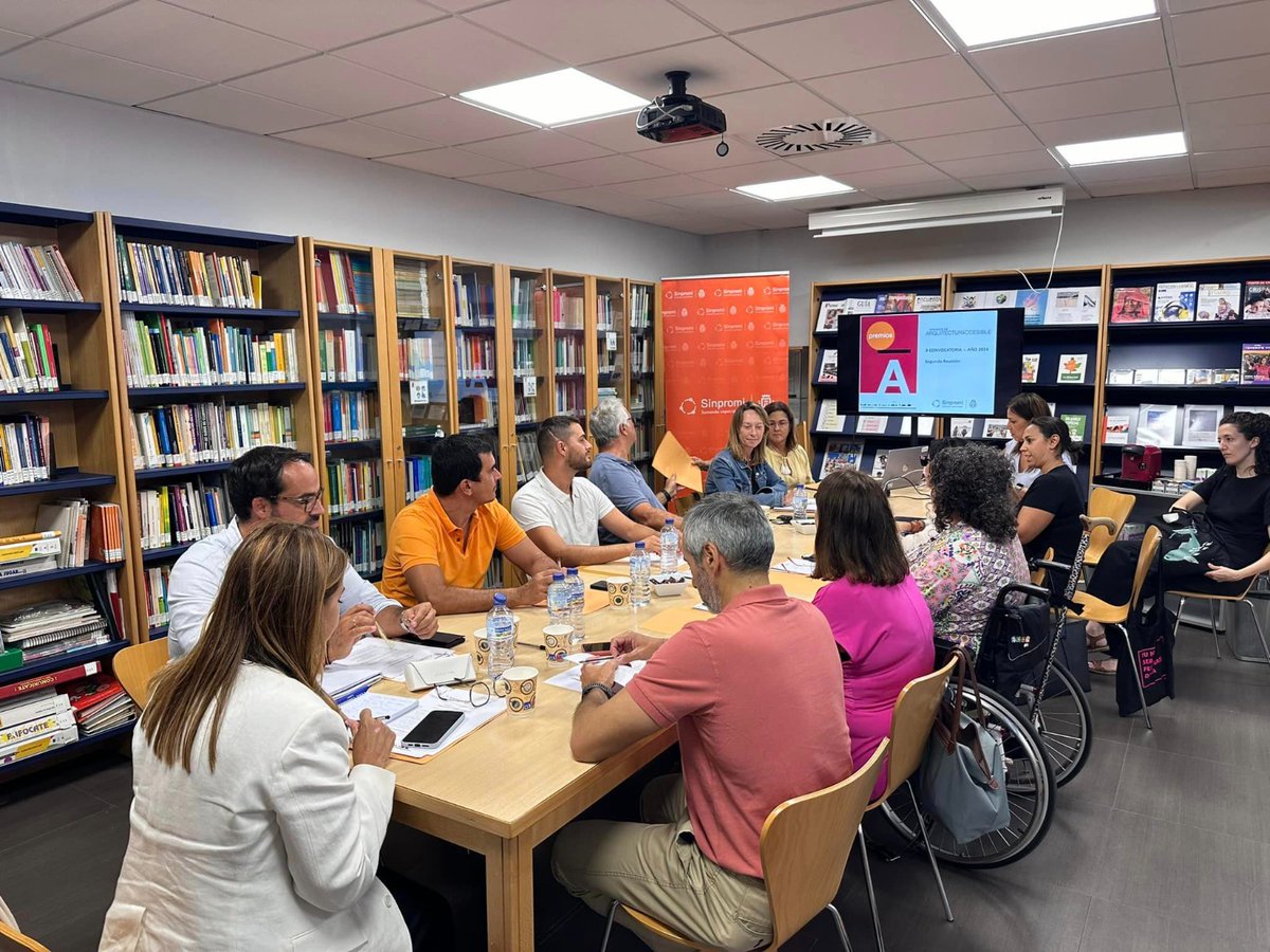 El pasado 09 de septiembre se celebró la Reunión del jurado de los Premios de Arquitectura Accesible, promovidos por <a href="/Sinpromi/">SINPROMI</a>. Con la presencia de Don Luis Nóbrega Oliva, miembro de nuestra Junta Directiva.
#accesibilidad
