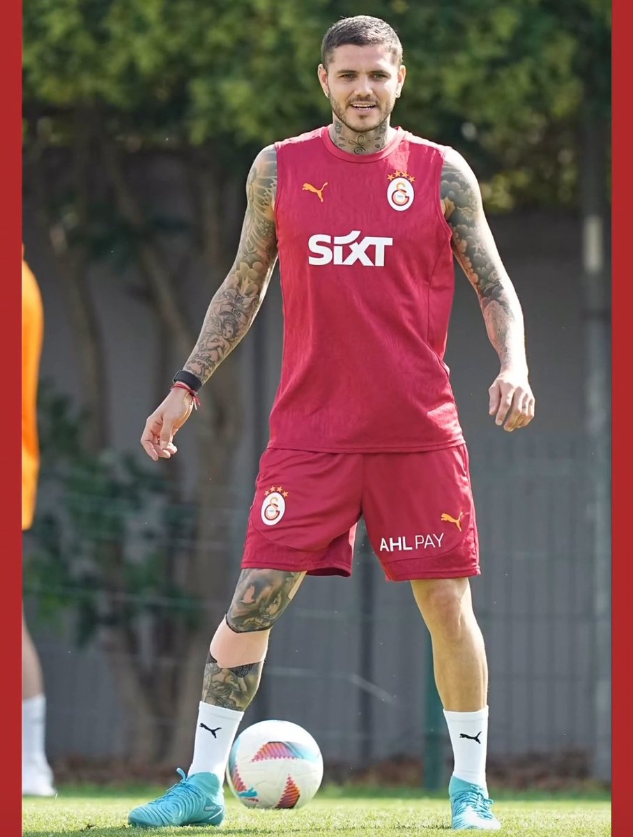 Bizim için Mauro Icardinin antrenmana mutlu çıkması aynı anda yapılmış haaland mbappe transferine eşdeğerdir. Hoşgeldin Baba!!