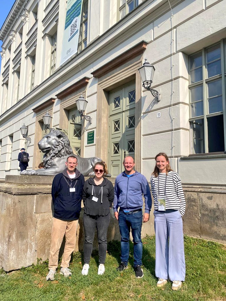 Elena Lesch tweet media