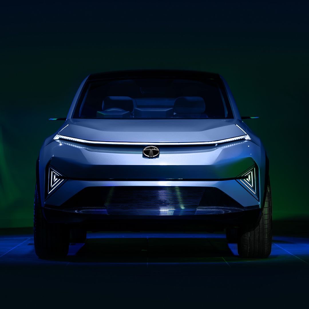 prasanth_0245's tweet photo. Curve ev 🔥
Futuristic design 😲
Amazing road presence 🤩
Can’t wait to see it on road 🛣️ 

#TataMotors #tata https://t.co/AWowrJb4vr