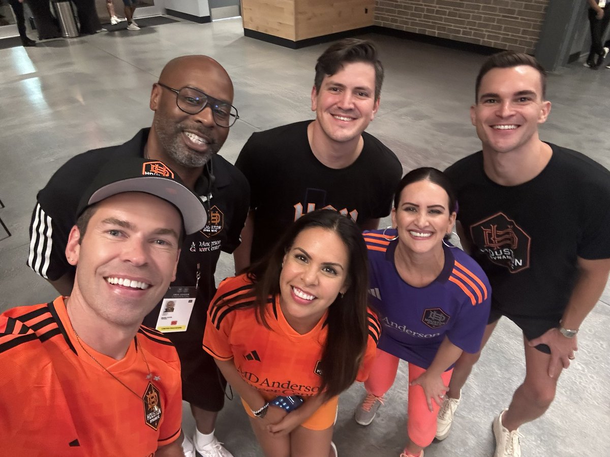 I am so schleeeepy rn but it was so worth it to support Lauren Kelly in her Dynamo hosting gig 🥱🥰⚽️🏟️🥅