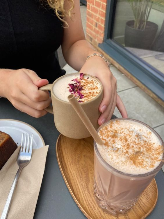 liIacdaisy's tweet photo. coffee dates https://t.co/B7gmZWDdUM