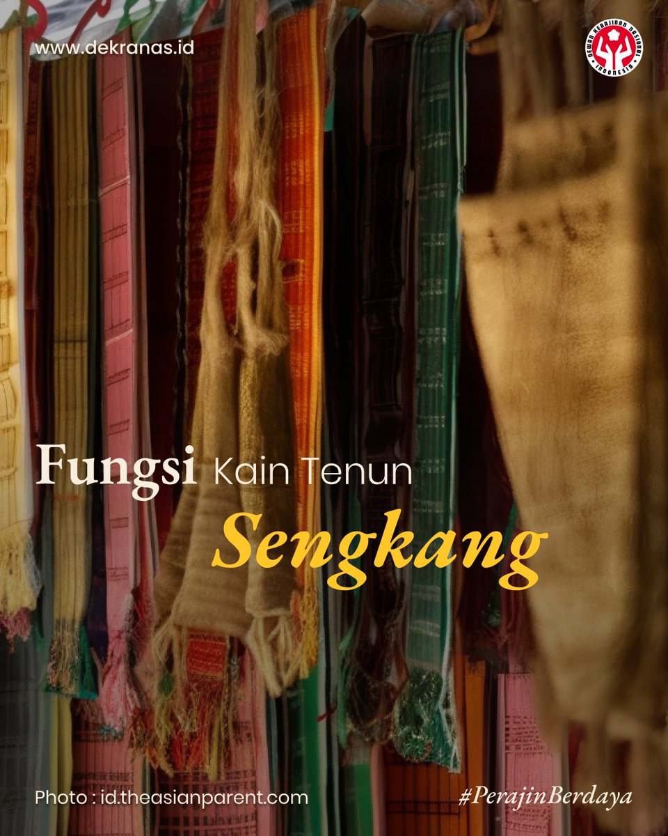dekranasid's tweet photo. #SahabatDekranas

Masyarakat Sulawesi masih menggunakan kain tenun Sengkang sebagai pakaian adat. Selain memiliki nilai tradisi dan budaya adat yang digunakan dalam upacara adat. Kain tenun Sengkang tersebut juga digunakan sebagai hadiah &amp; sebagai simbol yang dianggap suci. https://t.co/shREDUMsP8