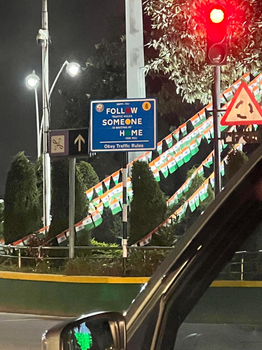 abraj2804's tweet photo. Misleading no? @blrcitytraffic https://t.co/EWrdXc6PTT