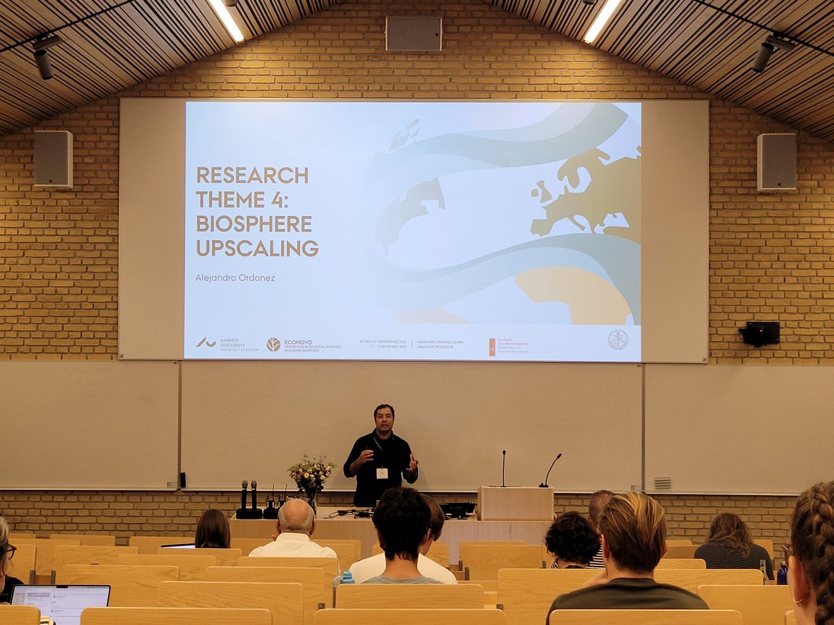 EconovoAU's tweet photo. 🍽☕️We're back from lunch, and it's time for the next presentation by @anordonez1, part of the @EconovoAU Core Group.
Alejandro is a global-change #macroecologist focussing on how climate change and invasive species shape modern #biodiversity. 🌏🌐🌳
#ECONOVO24 #Globalchange https://t.co/jkoYwJj7Ni