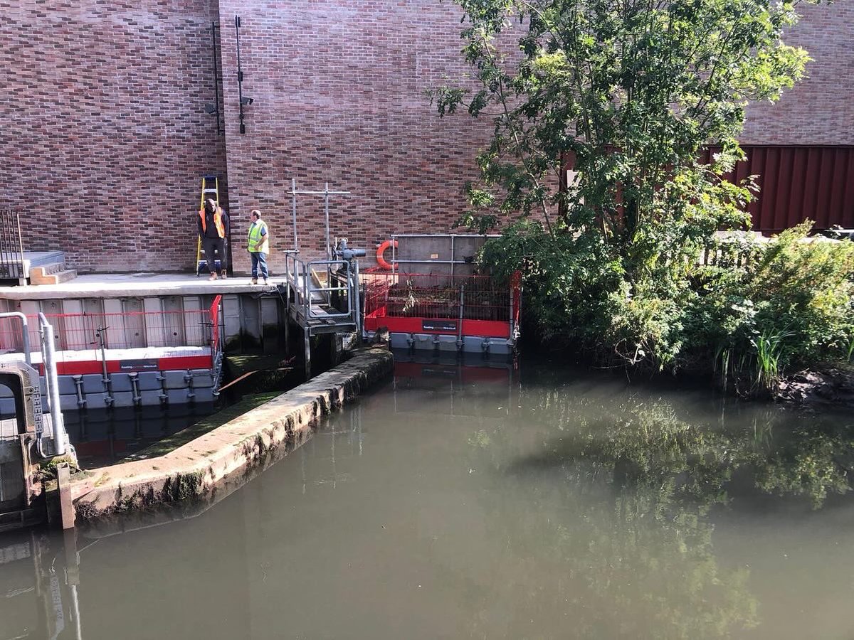 floatingpontoon's tweet image. We were in Hertford yesterday installing 3 x working platforms at @BEAMHertford for works to be undertaken along the river wall. #workplatform #pontoon #access
