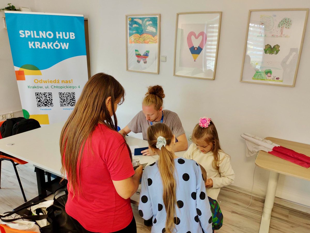 IOMPoland's tweet photo. The new school year has begun! The IOM Kraków team distributed school kits to support Ukrainian children in Małopolskie. 🎒 Backpacks filled with supplies were delivered to 250 kids across 19 schools and 6 collective shelters. https://t.co/cXestYZcfy