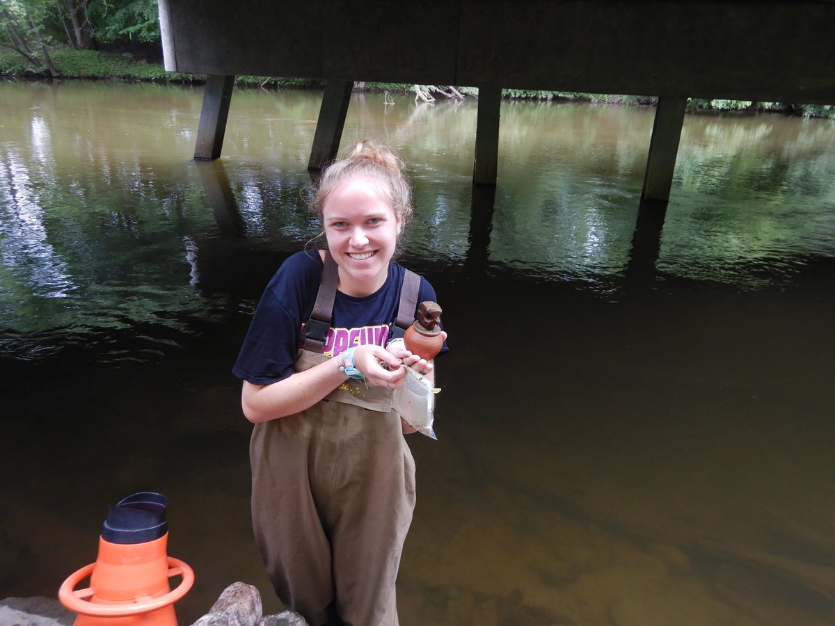 Woolnough Mussel Lab (@mussellab_dw) on Twitter photo Meet <a href="/MusselLab_DW/">Woolnough Mussel Lab</a> Emily Petro (Essexville, #michigan). @Cmich_Biology: Eco, Evo, and Conservation (1st summer):
“Helping in the lab has bee a great learning experience! I loved spending my summer having fun snorkeling for mussels and learning macroinvertebrate identification.” Meet <a href="/MusselLab_DW/">Woolnough Mussel Lab</a> Emily Petro (Essexville, #michigan). @Cmich_Biology: Eco, Evo, and Conservation (1st summer):
“Helping in the lab has bee a great learning experience! I loved spending my summer having fun snorkeling for mussels and learning macroinvertebrate identification.”