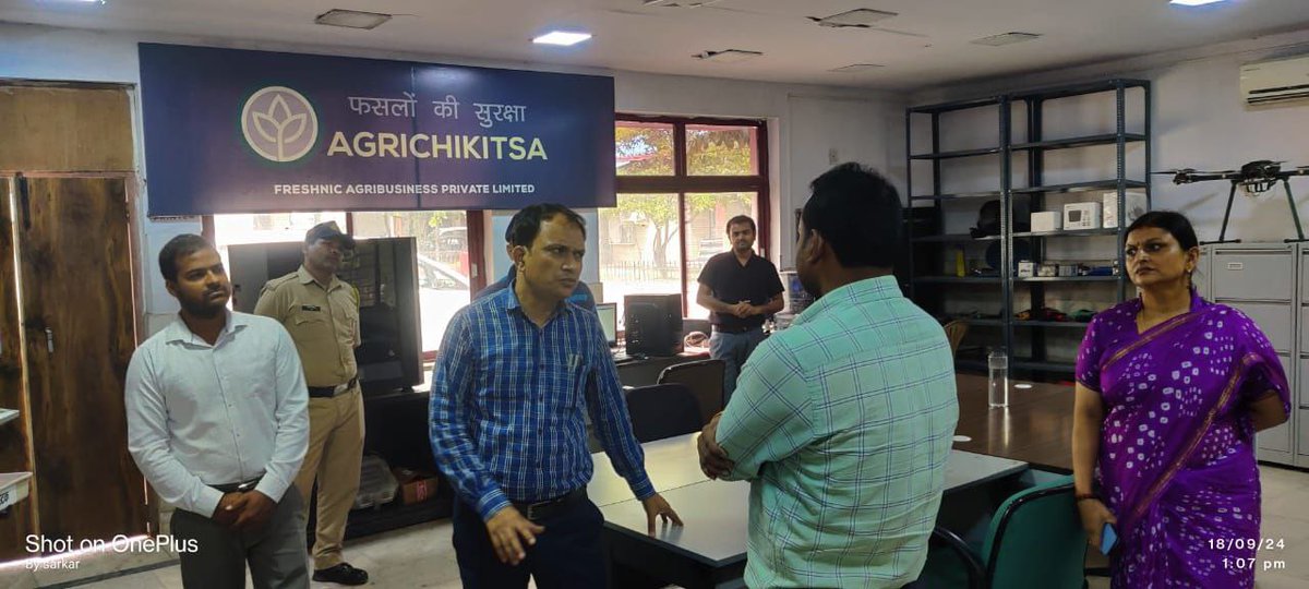 agrichikitsa's tweet photo. On 18th Sept, Shri Gajendra Singh Nagesh, CEO/ADM of Singrauli, visited the Drone &amp; Sensors Control Lab to review innovations in precision agriculture. He praised the advancements and discussed ways to bring these solutions to farmers with govt. support. #Agriculture https://t.co/Y4FKc5ZClo