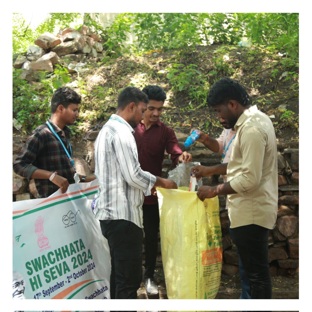 gpcetofficial's tweet image. GPCET NSS Unit has organised SWACHHTA HI SEVA program in adopted village (Pasupula),In this program the NSS volunteers conducted an  awareness program on how to avoid the usage of plastic and collected single usage of plastic.
@gpcetofficial #nss #nssunit #clean #swachathahiseva