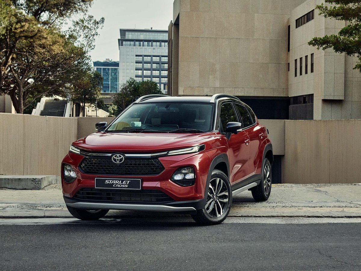 AutoTraderSA's tweet image. Allow us to take some of the struggle out of choosing the right @ToyotaSA #Starlet Cross for you! Here's how their trims compare 👉 
bit.ly/ToyotaStarletC…
