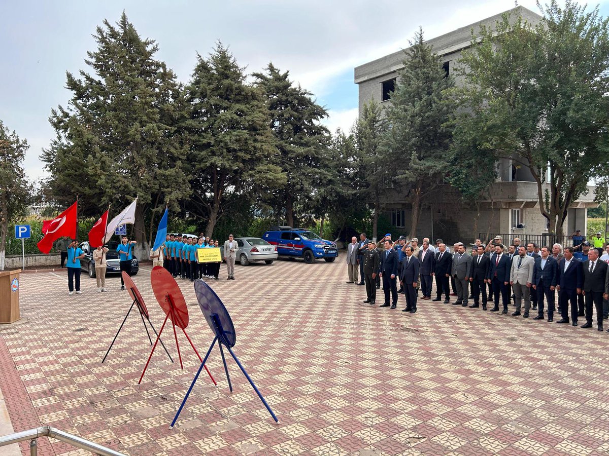 19 Eylül Gaziler Günü münasebetiyle çelenk sunma törenine Kaymakamımız Okan Ayaz, Garnizon Komutanı Piyade Üsteğmen Mevlüt Sivri, Belediye Başkanı İsmail Kördeve, daire amirlerimiz, şehit yakınlarımız, öğrencilerimiz ve  hemşehrilerimiz katıldı.<a href="/tahirshn_mia/">Tahir Şahin</a> 
<a href="/kilisvaliligi/">T.C. Kilis Valiliği</a>