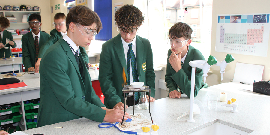 OneFarringtons's tweet photo. Year 9 Chemistry pupils had a blast experimenting with separating mixtures this week! 🧪 They learned about different techniques like filtration and evaporation, putting their knowledge to the test in hands-on activities.
#chemistryclass #scienceexperiments #year9 https://t.co/j701pTkR4R