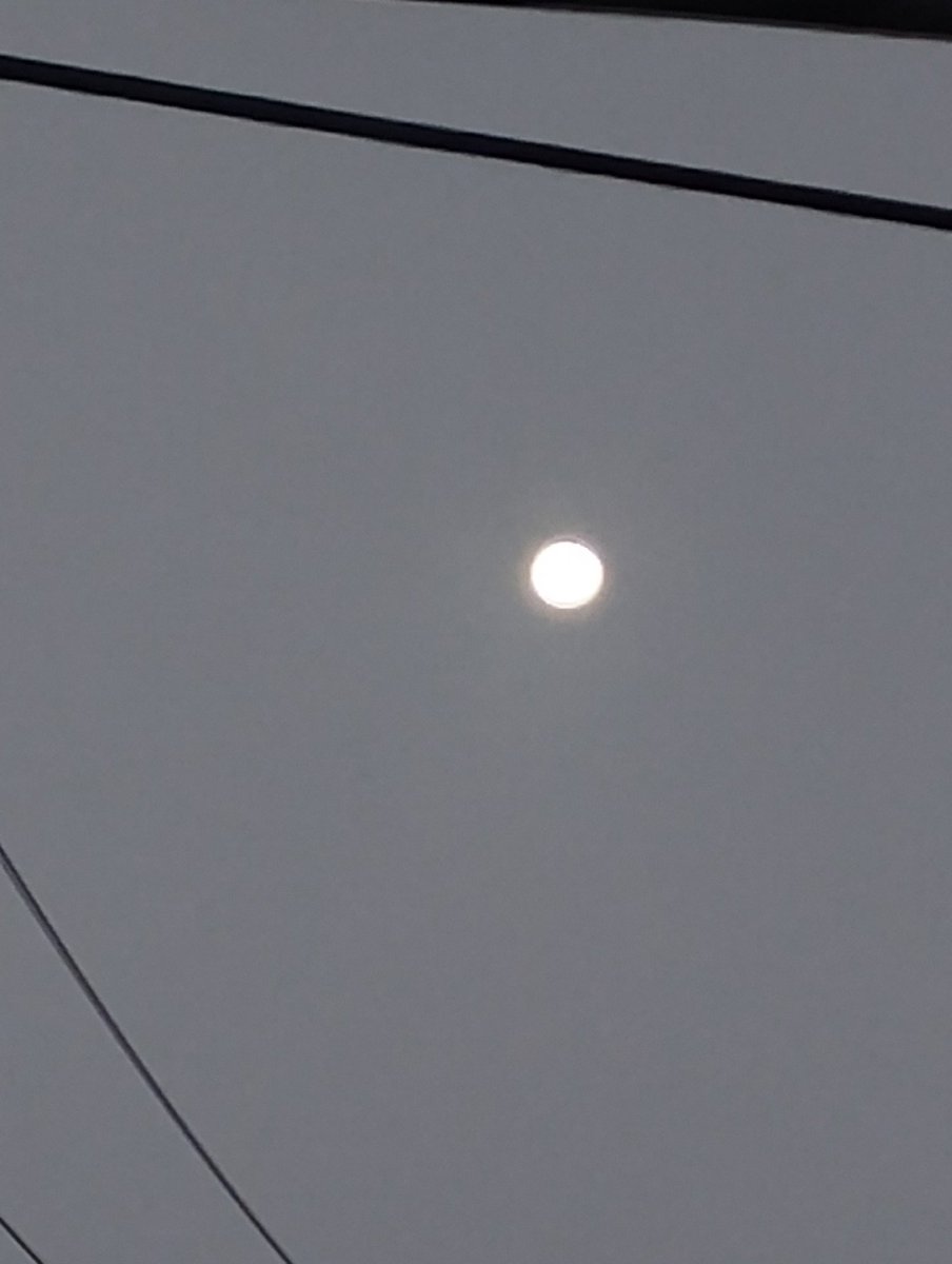 pctechtx's tweet image. The only reason people think that's a space rock is cuz the government told them it is 🤦‍♂️