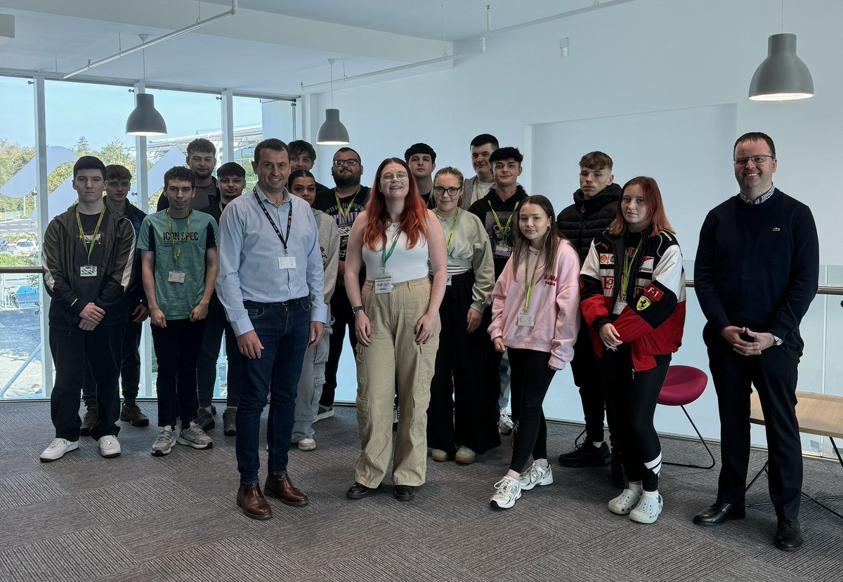 Carwyn Jones (@carwynejones) on Twitter photo Today, it was was fantastic to welcome <a href="/CarmenRiaSmith/">Carmen Smith 🏴🇪🇺</a> a former <a href="/BusinessMenai/">BTEC Busnes / Business</a> student and now member of the House of Lords (Baroness Smith of #Llanfaes) to talk with the Coleg Menai Business Students. Today, it was was fantastic to welcome <a href="/CarmenRiaSmith/">Carmen Smith 🏴🇪🇺</a> a former <a href="/BusinessMenai/">BTEC Busnes / Business</a> student and now member of the House of Lords (Baroness Smith of #Llanfaes) to talk with the Coleg Menai Business Students.