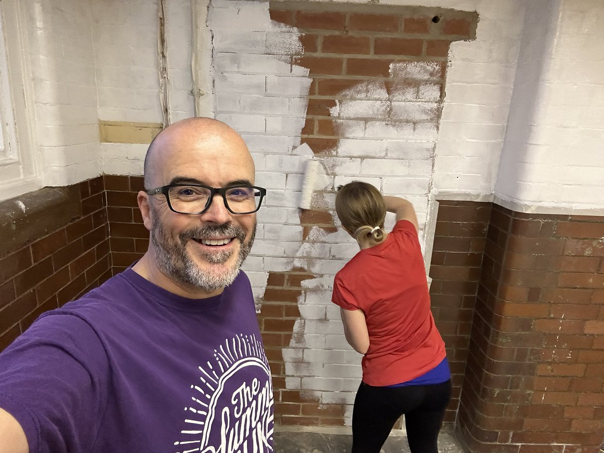 PeterEdwards27's tweet photo. Good deed No.24 with @GoodGymNottm last night, helping @theplace with a big refurb. 
Walls were scrubbed and washed and painted and “marigolds” were worn!
@goodgym 
@RunComPod 

https://t.co/zrhO2VhSjq https://t.co/pa5xQG7G44