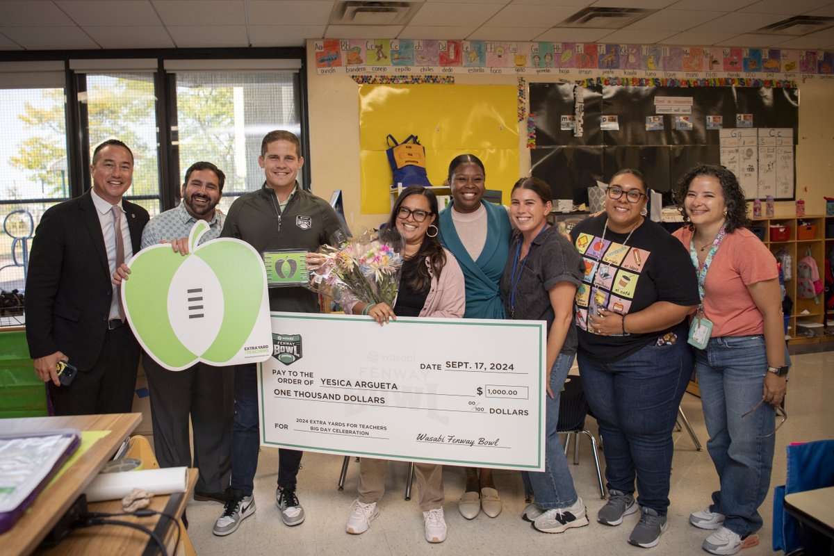 BostonPublicSchools (@bostonschools) on Twitter photo Football season just started, but Mario Umana Academy teacher Yesica Argueta already is a big winner! For all she does for her students and <a href="/BostonSchools/">BostonPublicSchools</a>, the Wasabi <a href="/FenwayBowl/">Wasabi Fenway Bowl</a> celebrated her during the <a href="/CFPExtraYard/">College Football Playoff (CFP) Foundation</a> Week - Big Day!
(Photos by Grace Beal/Boston Red Sox) Football season just started, but Mario Umana Academy teacher Yesica Argueta already is a big winner! For all she does for her students and <a href="/BostonSchools/">BostonPublicSchools</a>, the Wasabi <a href="/FenwayBowl/">Wasabi Fenway Bowl</a> celebrated her during the <a href="/CFPExtraYard/">College Football Playoff (CFP) Foundation</a> Week - Big Day!
(Photos by Grace Beal/Boston Red Sox)