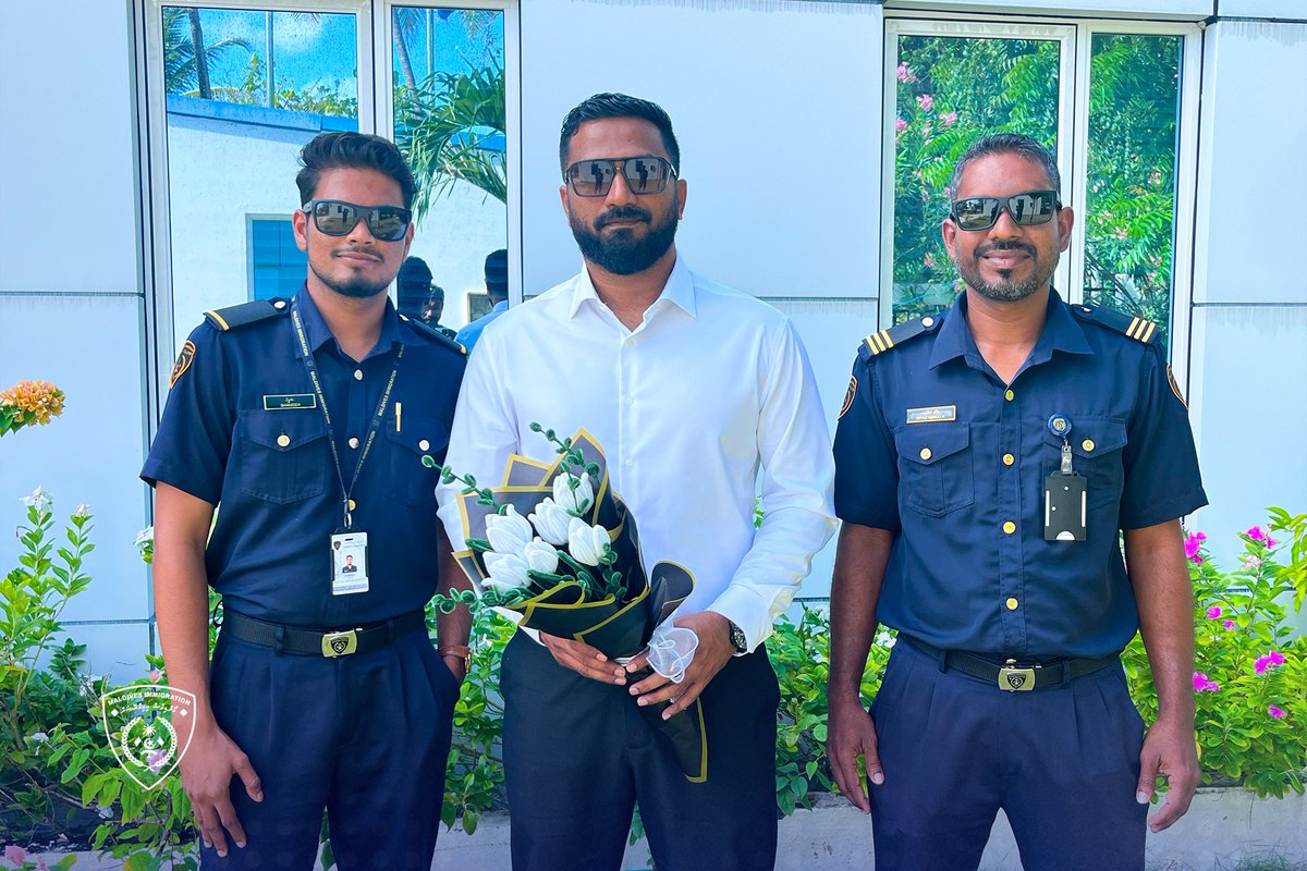 ImmigrationMV's tweet photo. The Deputy Controller, @Ashfan20 attended the official opening of the Uthuru ISPS Gate in Ha. Uligan. During his visit, he also met and greeted the officers from both Uligan and Kulhudhuffushi Immigration.

#uthurumaritimeservices https://t.co/Z38kywgPn2