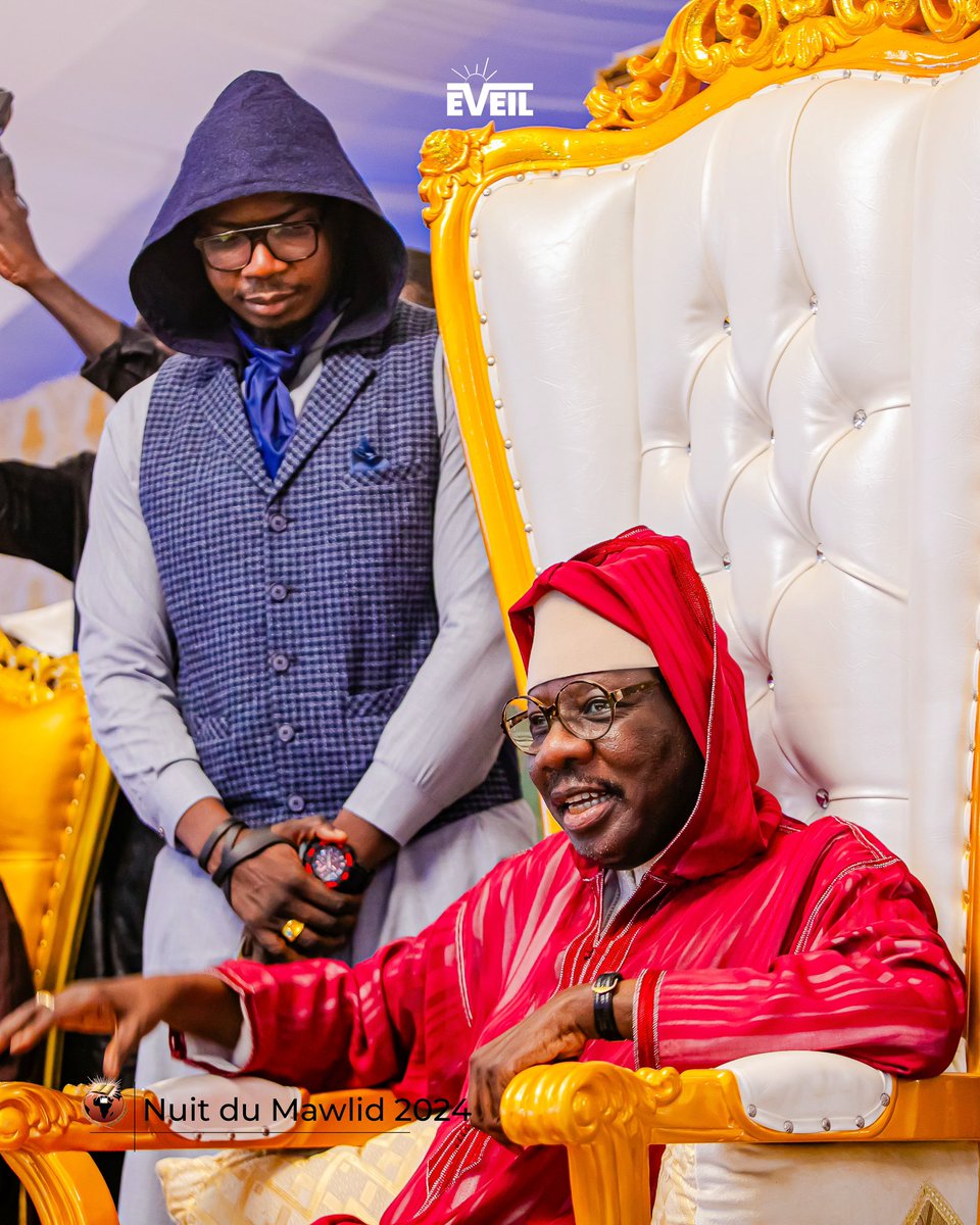 Les échos de la nuit bénie du Mawlid résonnent encore dans nos cœurs. En ce moment de grâce, les instants capturés témoignent de la grandeur spirituelle vécue auprès de Serigne Moustapha Sy Al Maktoum. À travers ces images, nous revivons la sérénité, la foi inébranlable et la